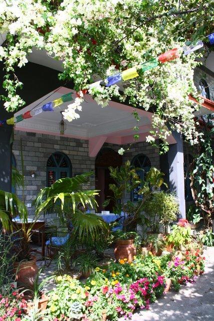 Sacred Valley Inn Pokhara Exterior foto