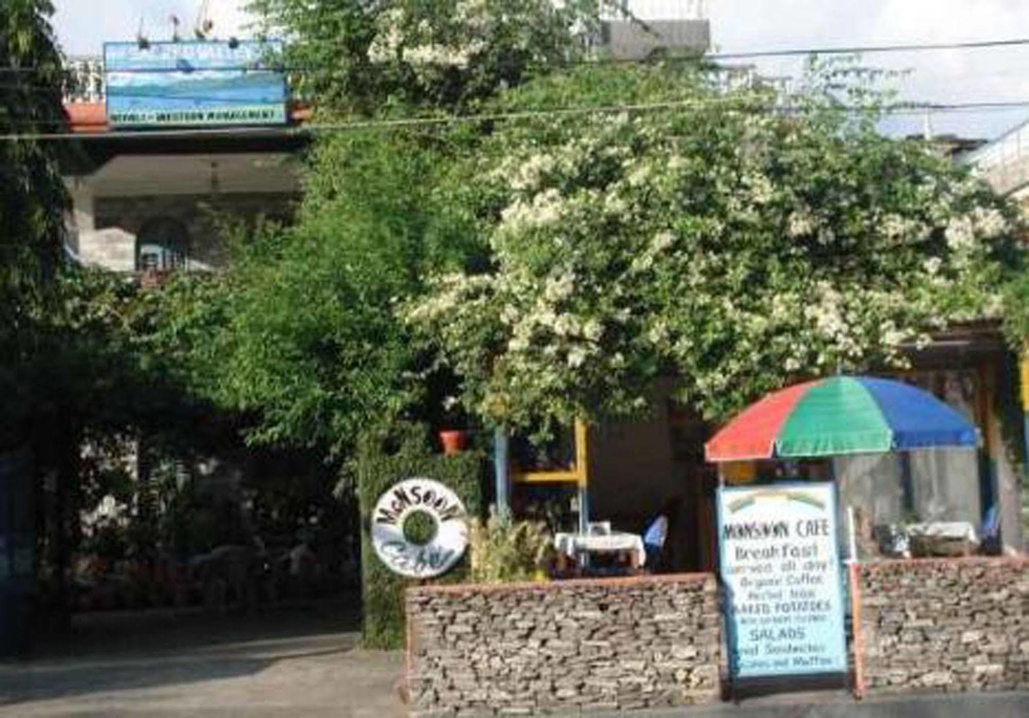 Sacred Valley Inn Pokhara Exterior foto